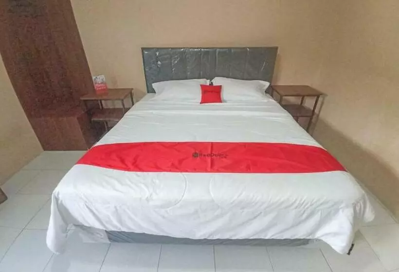 ホテル Reddoorz @ Waena Jayapura