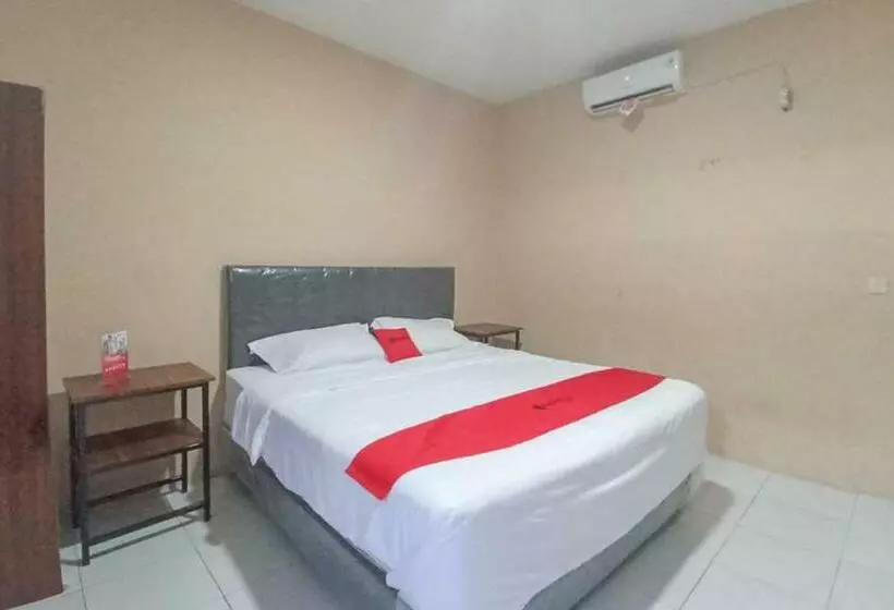 ホテル Reddoorz @ Waena Jayapura