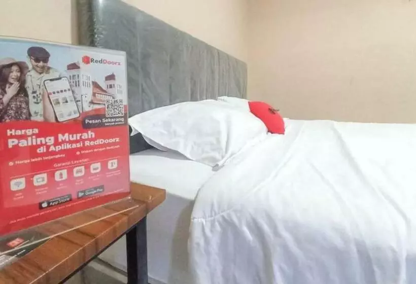 ホテル Reddoorz @ Waena Jayapura