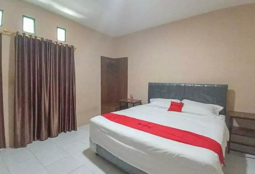 ホテル Reddoorz @ Waena Jayapura