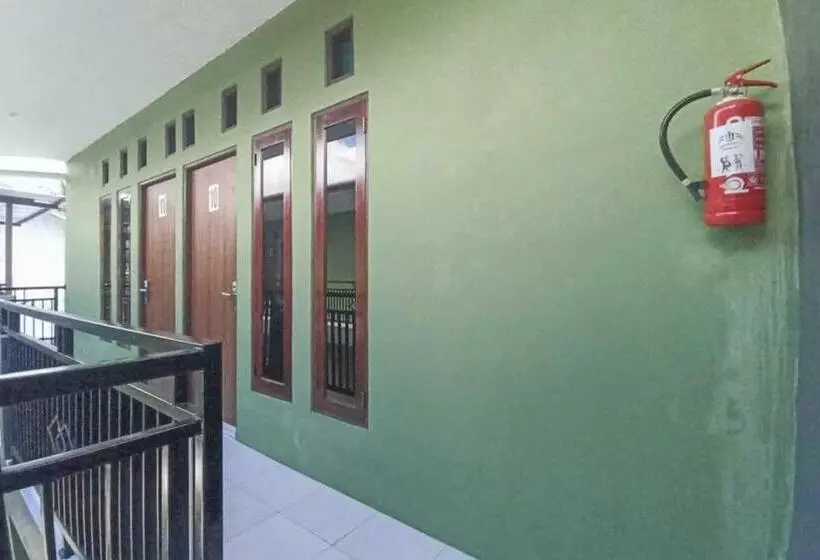 ホテル Reddoorz @ Waena Jayapura