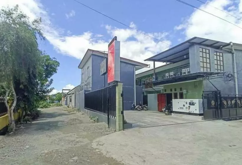 ホテル Reddoorz @ Waena Jayapura