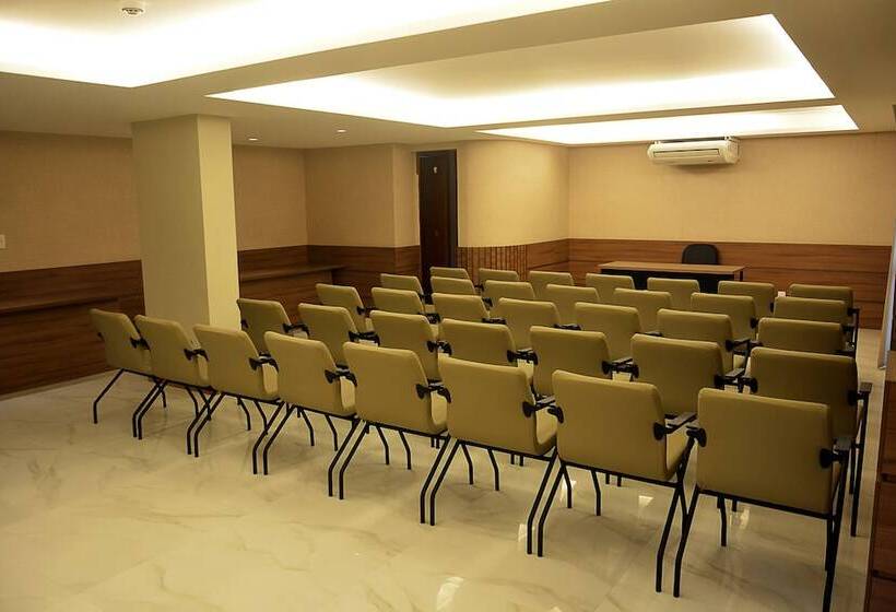 Hotel Pituba Praiamar