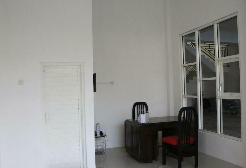 Hotel Reddoorz Syariah Near Suncity Mall Madiun