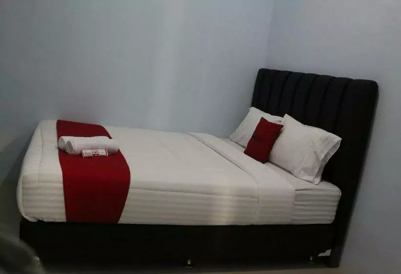 Hotelli Reddoorz Syariah Near Suncity Mall Madiun