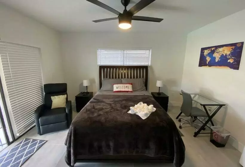 پانسیون Lyz Miami