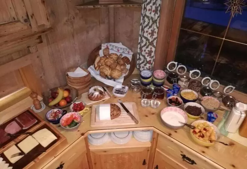 Aamiaismajoitus (B&B) Landhaus Löberbauer