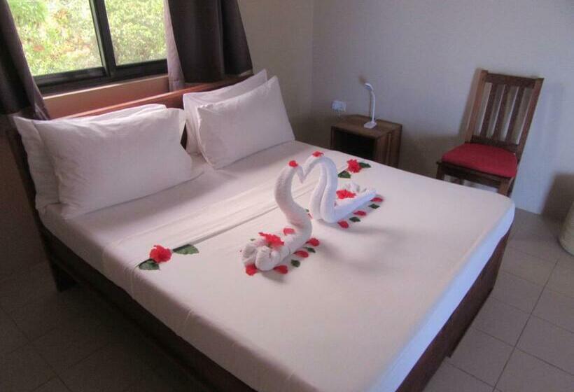 فندق Coral House Near Villa Bluu