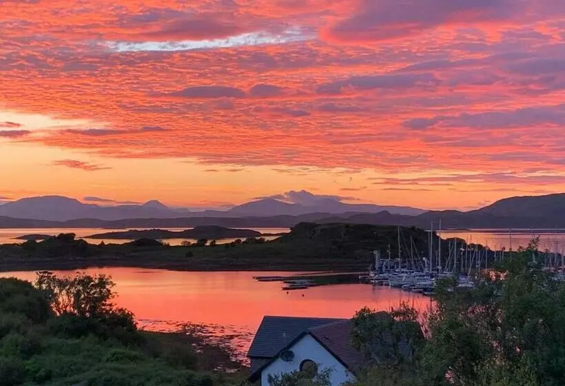 Hotelli Corrie House