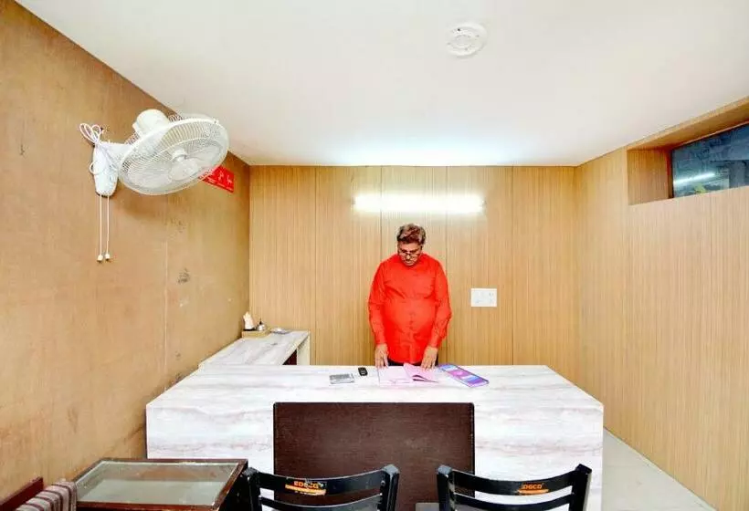 Hotelli Oyo 42769 Vij Guest House