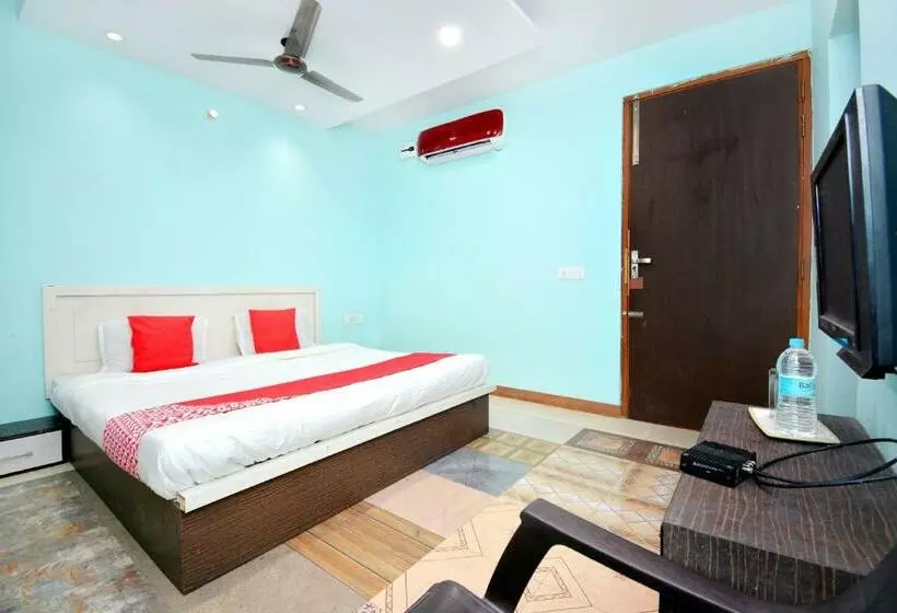 Hotelli Oyo 42769 Vij Guest House