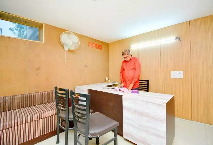 Hotelli Oyo 42769 Vij Guest House