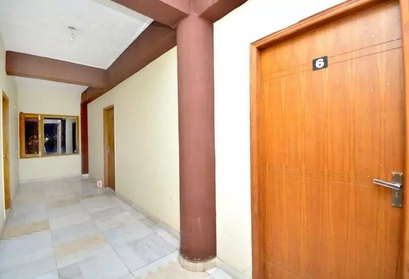 Hotelli Oyo 42769 Vij Guest House