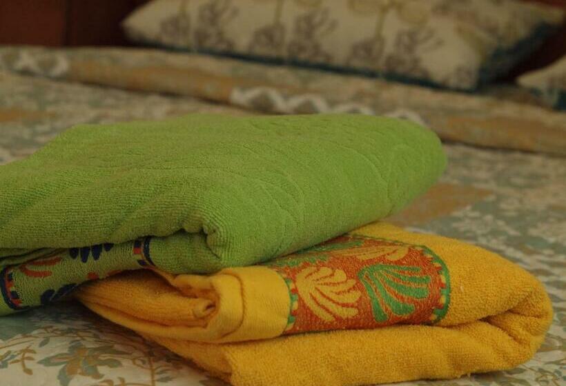 پانسیون Moon Light Studio