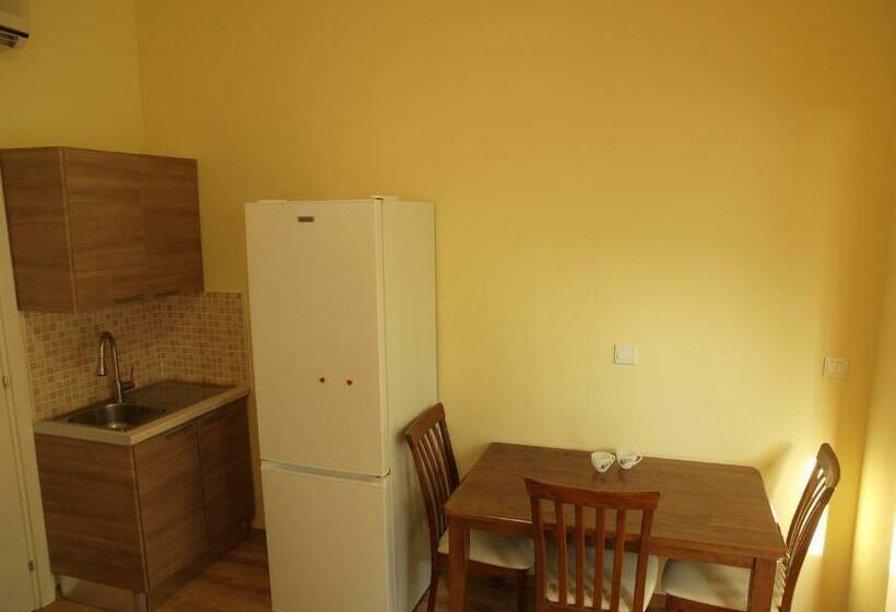 پانسیون Moon Light Studio