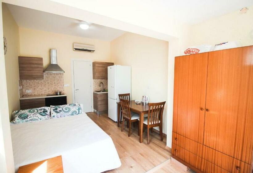 پانسیون Moon Light Studio