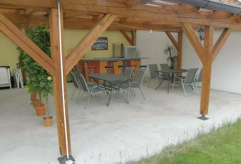 Majatalo Penzion Cizku U Trebone