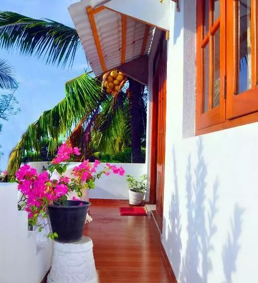 Majatalo Senero House