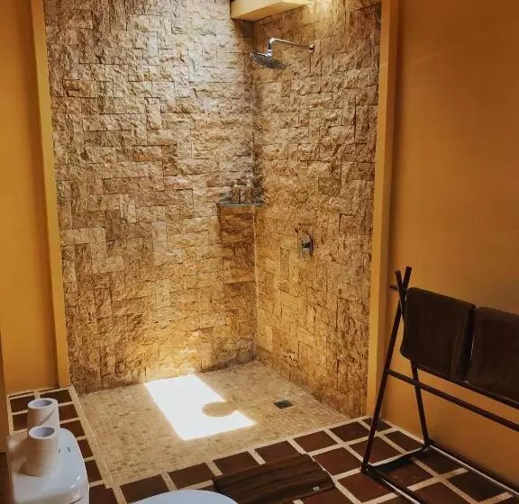 ペンション Uluwatu Sunrise