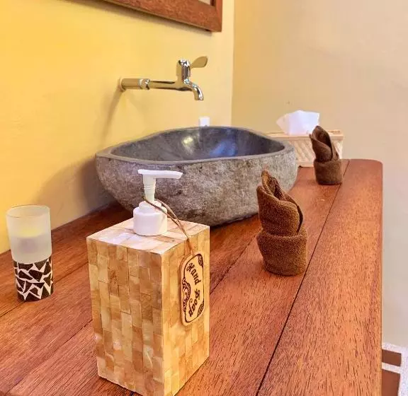 ペンション Uluwatu Sunrise