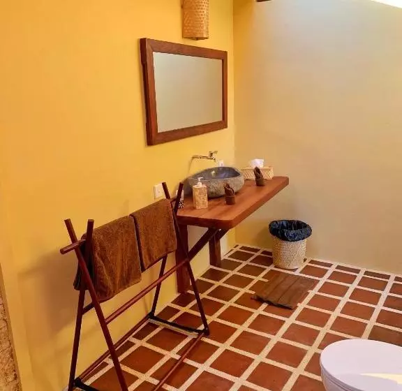 ペンション Uluwatu Sunrise