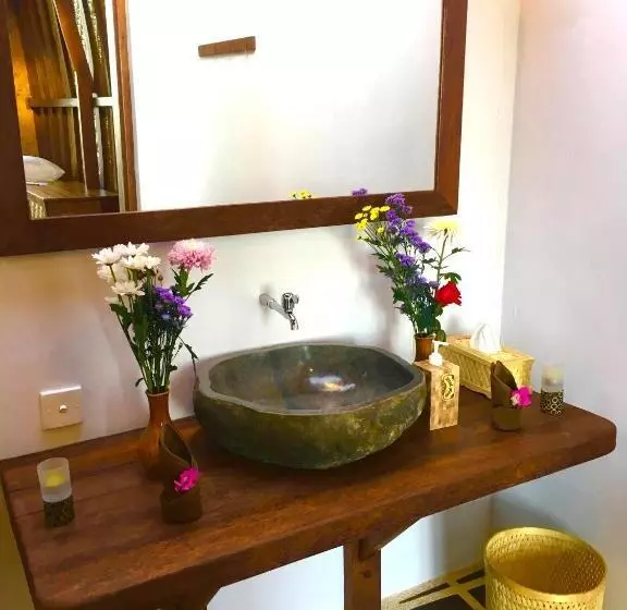 ペンション Uluwatu Sunrise