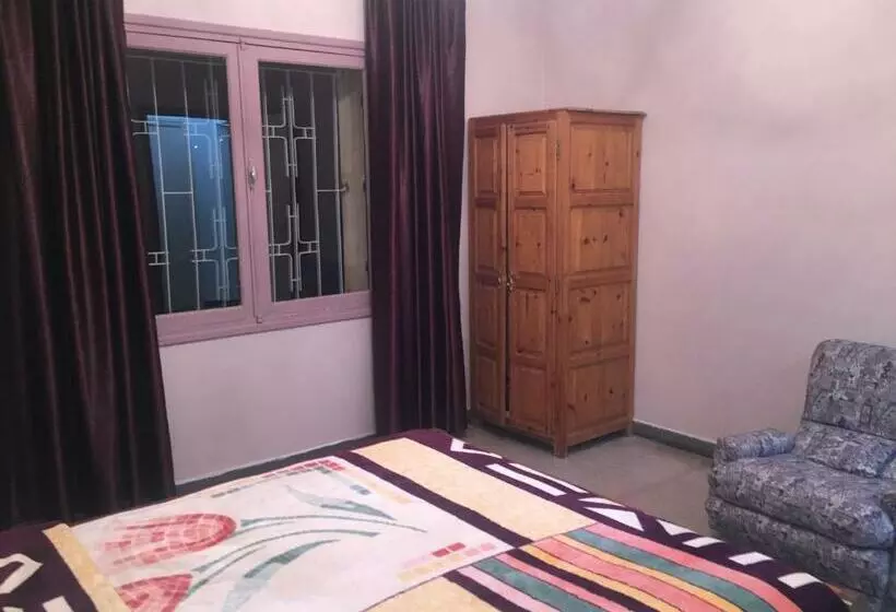پانسیون Villa Tazi