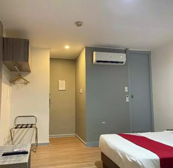 Anex Hotel Near Us Embassy