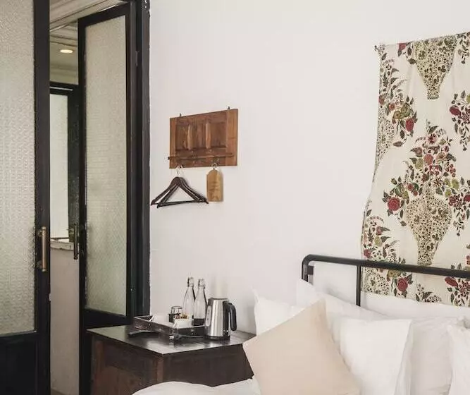 בית מלון כפרי Brown Feather