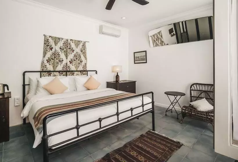 בית מלון כפרי Brown Feather