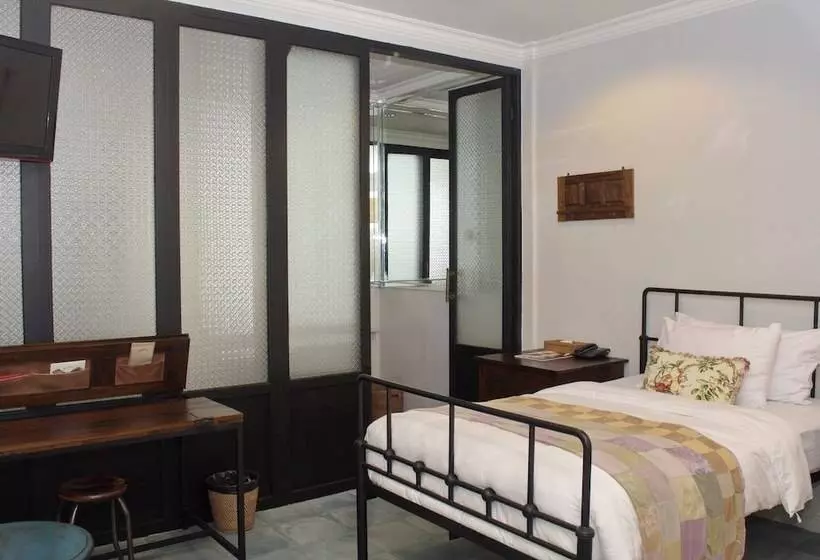 בית מלון כפרי Brown Feather