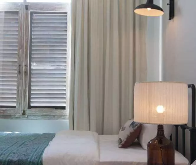 בית מלון כפרי Brown Feather