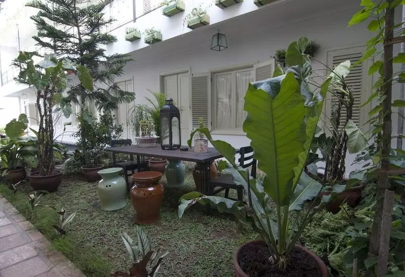 בית מלון כפרי Brown Feather