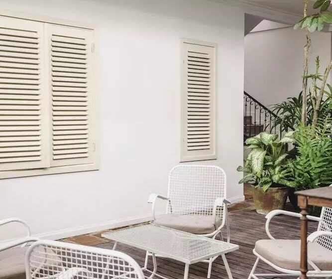 בית מלון כפרי Brown Feather