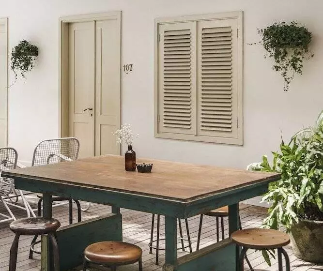 בית מלון כפרי Brown Feather