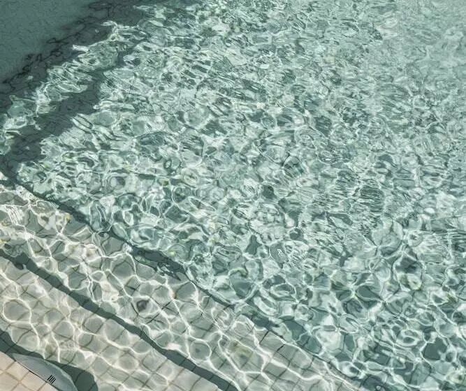 בית מלון כפרי Brown Feather