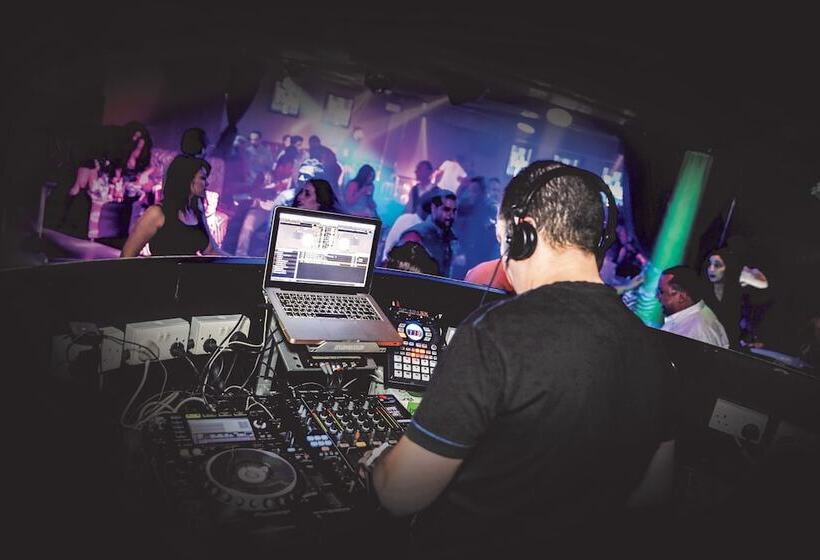 هتل Carlton Downtown