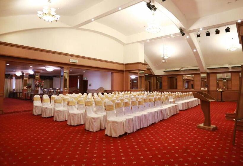 Отель Crystal Lodge