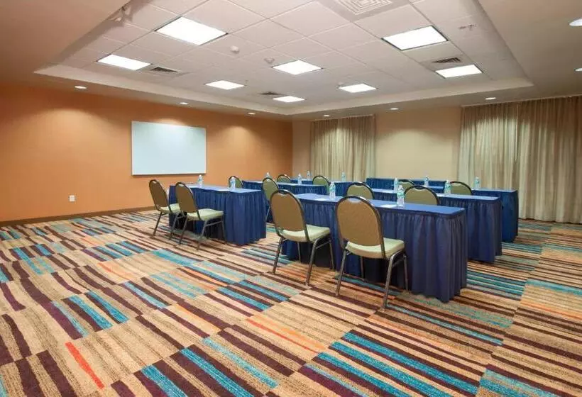 Отель Fairfield Inn & Suites El Centro