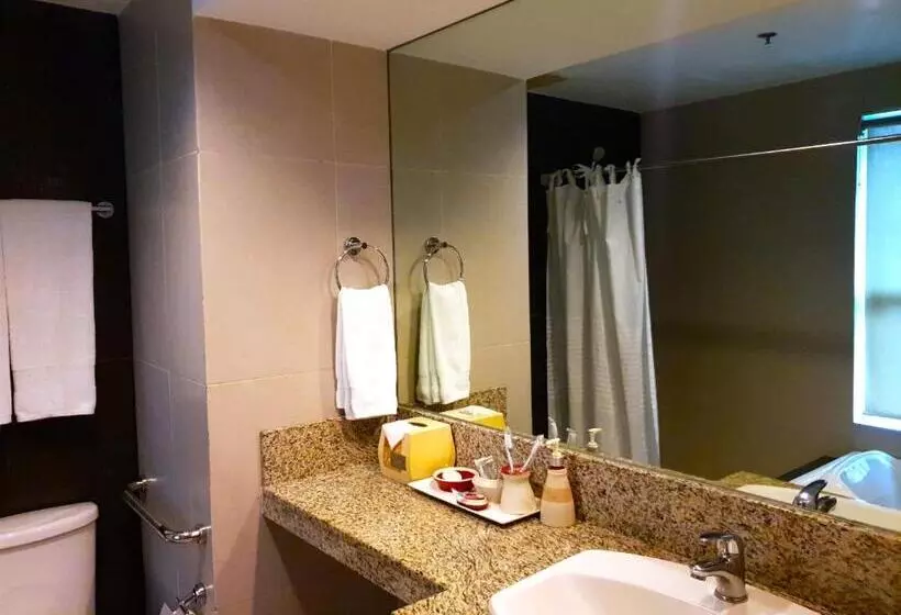 Festive Hotel Makati