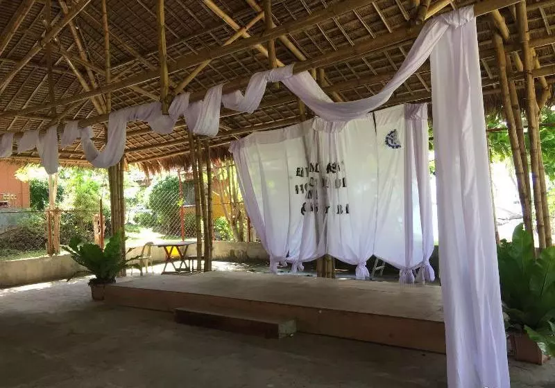 Hotell Flowerbeach Scuba Diving Resort