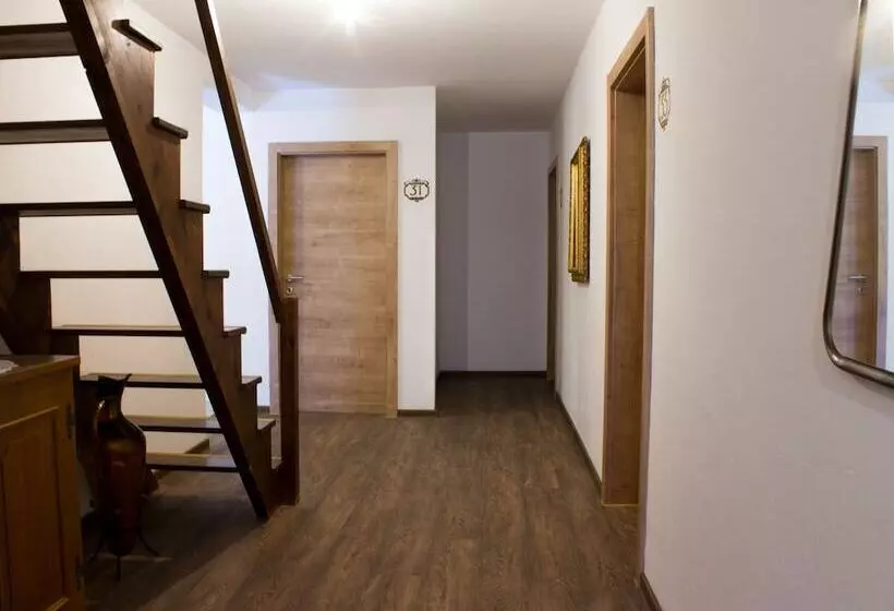 Отель Habhof Garni