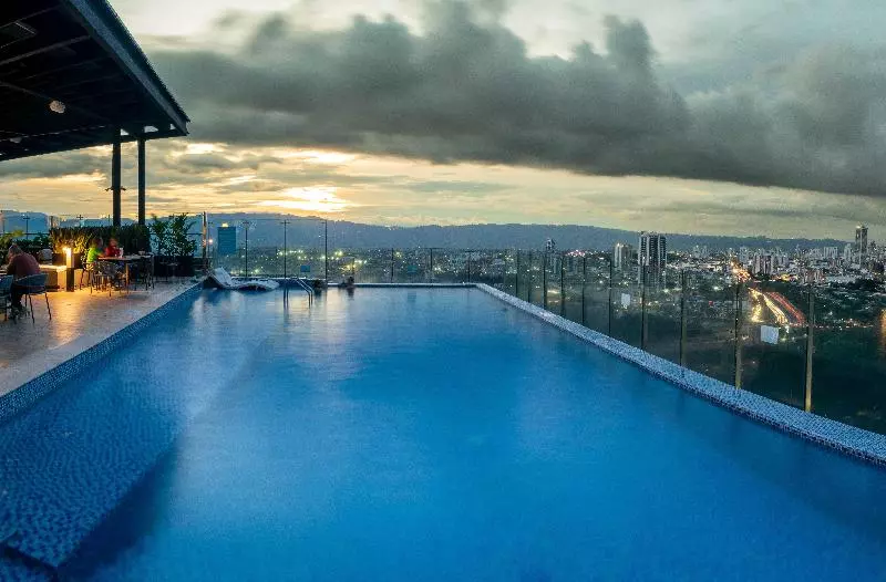 هتل Holiday Inn Bucaramanga Cacique, An Ihg