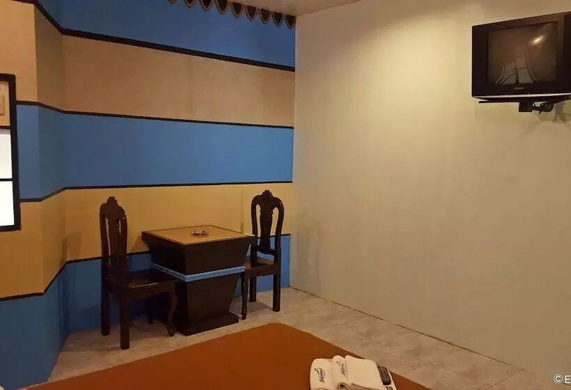 Отель Hollywood Drivein