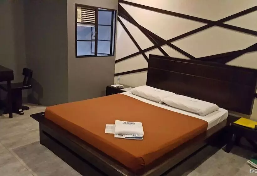 Отель Hollywood Drivein