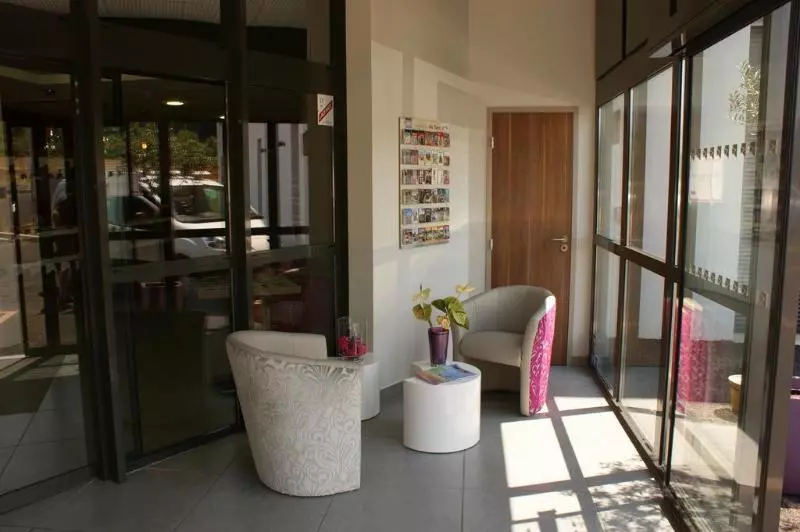 בית מלון כפרי Ibis Styles Castres