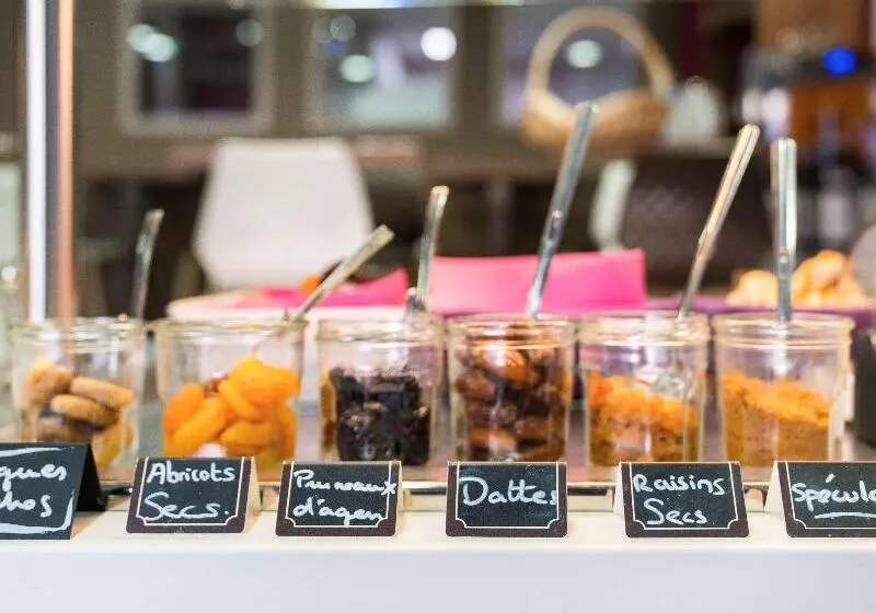 בית מלון כפרי Ibis Styles Castres