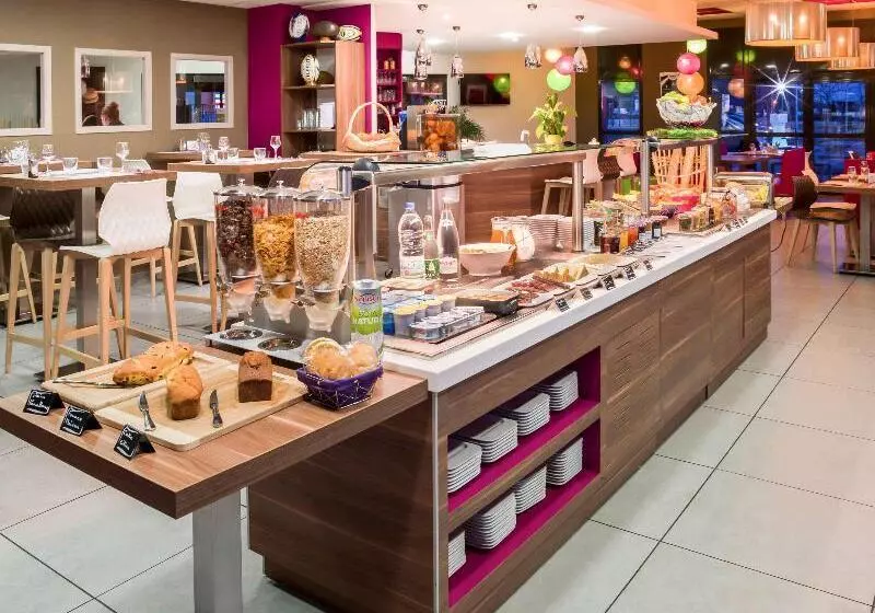 בית מלון כפרי Ibis Styles Castres