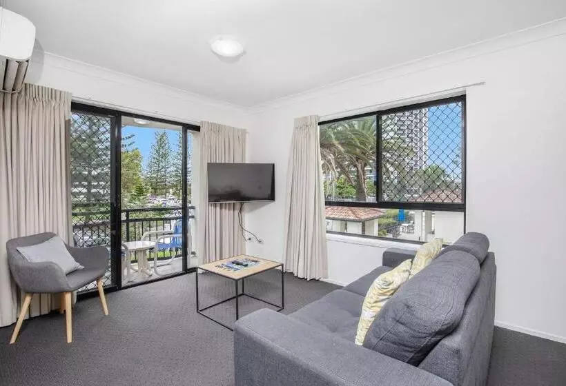 בית מלון כפרי Island Beach Resort