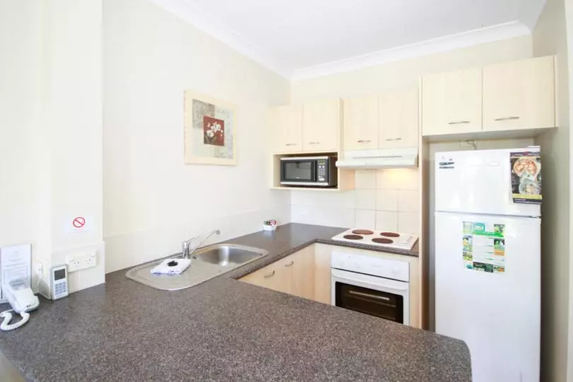 בית מלון כפרי Island Beach Resort